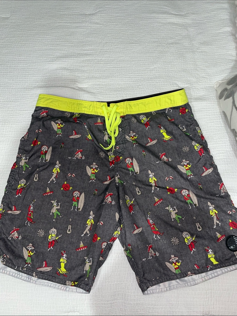 Men’s O’Neill Men's Dia de Los Muertos Print Size 38 Grey Surf Swim Trunks